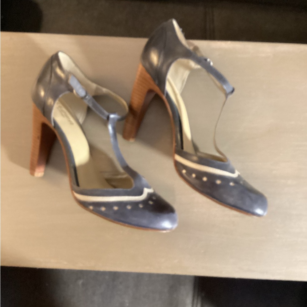 Shoes - Picture 3 of 3